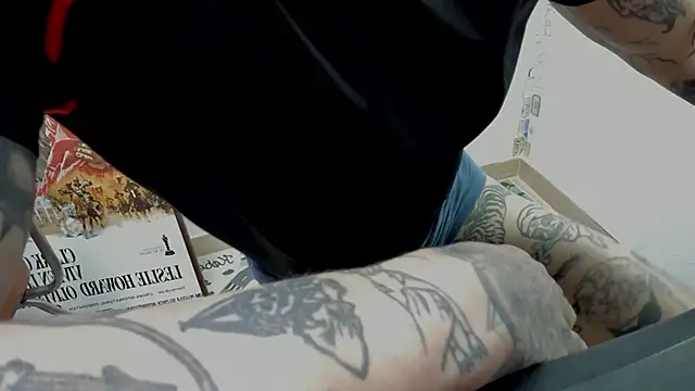 Snapshot of layneinchains chatting on October 10, 2025, 10:38 am layneinchains online show from October 10, 2025, 10:38 am