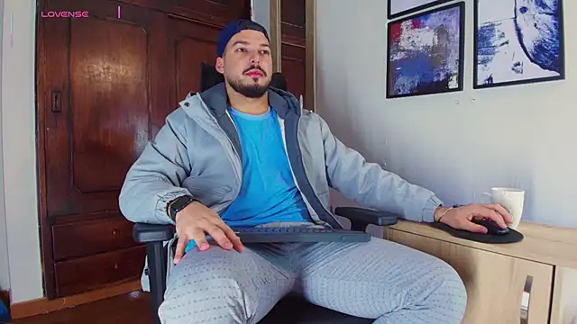 HenryBenso online show from November 16, 2025, 9:58 am