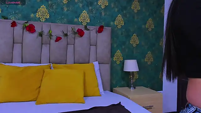 SuzanSmithh online show from November 17, 2025, 10:41 am