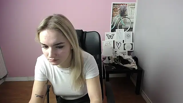 viktoria lovely online show from December 3, 2024, 7:16 am