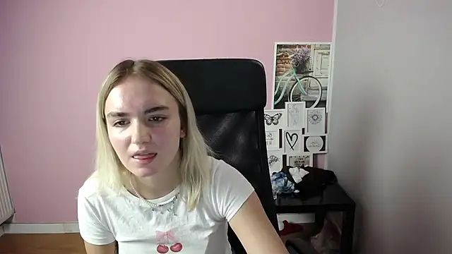 viktoria lovely online show from September 22, 2025, 7:47 am