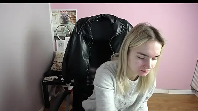 viktoria lovely online show from February 12, 2026, 7:30 am