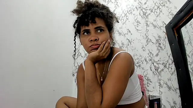 makena18 online show from October 26, 2025, 3:34 pm