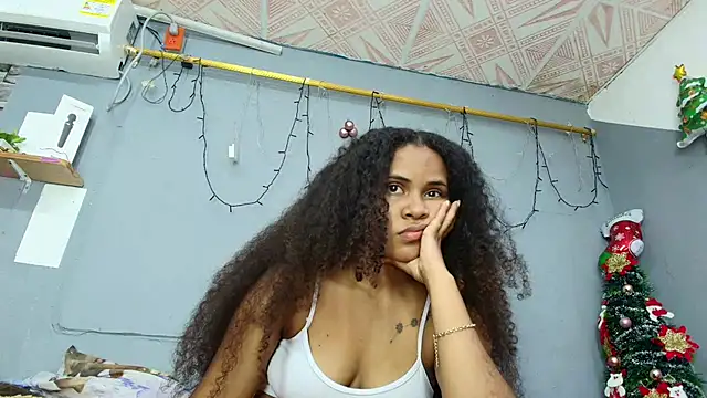 makena18 online show from January 3, 2025, 12:51 pm