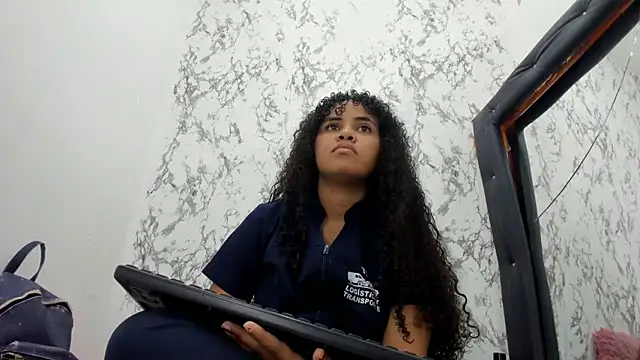 makena18 online show from October 19, 2025, 1:47 pm