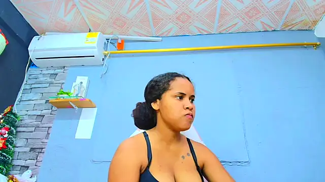 makena18 online show from January 17, 2025, 12:52 pm