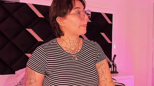 Snapshot of Ala_Rasi_ chatting on March 23, 2025, 3:43 am Ala Rasi  online show from March 23, 2025, 3:43 am