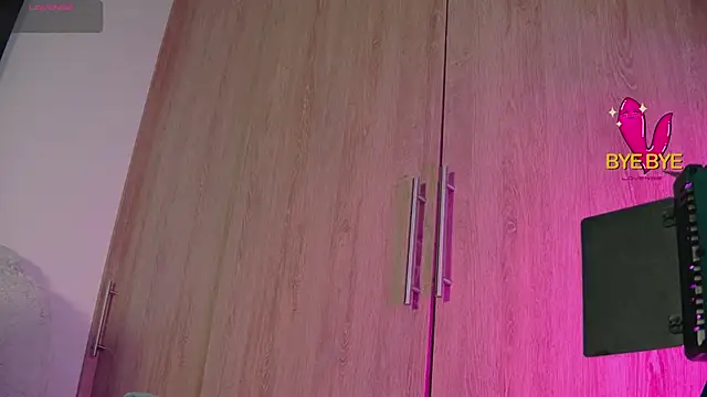 Snapshot of aidaadams chatting on October 19, 2025, 10:51 am aidaadams online show from October 19, 2025, 10:51 am