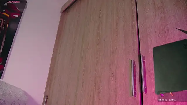 Snapshot of aidaadams chatting on November 1, 2025, 11:04 am aidaadams online show from November 1, 2025, 11:04 am