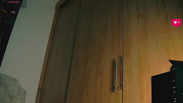 Snapshot of aidaadams chatting on October 10, 2025, 10:16 am aidaadams online show from October 10, 2025, 10:16 am