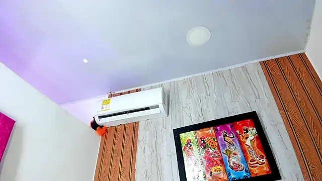 Alika01 online show from April 6, 2026, 1:56 pm