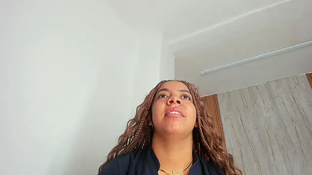 Alika01 online show from October 19, 2025, 1:47 pm