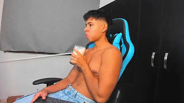 Bray Kevin online show from October 22, 2025, 12:43 am