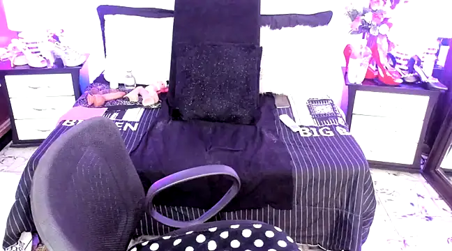 BellaaStarlix online show from January 27, 2025, 9:55 pm