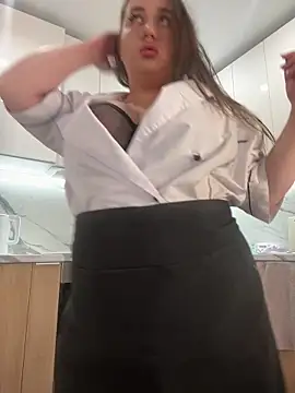 Snapshot of GabiBoobs chatting on October 1, 2025, 5:39 pm GabiBoobs online show from October 1, 2025, 5:39 pm