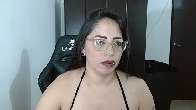 Snapshot of natashasmithe chatting on February 8, 2025, 5:29 am natashasmithe online show from February 8, 2025, 5:29 am