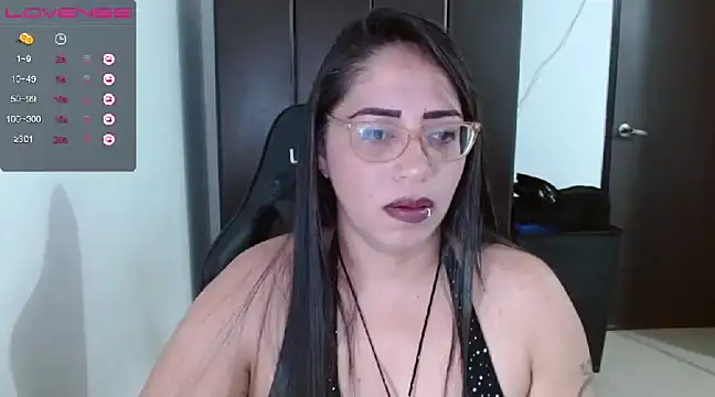 Snapshot of natashasmithe chatting on February 3, 2025, 4:14 am natashasmithe online show from February 3, 2025, 4:14 am