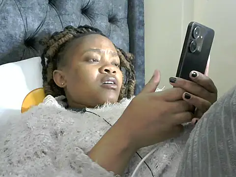 Snapshot of Brown_sexy chatting on January 25, 2025, 1:54 am Brown sexy online show from January 25, 2025, 1:54 am