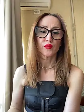 LauraDavis online show from April 10, 2026, 2:02 pm