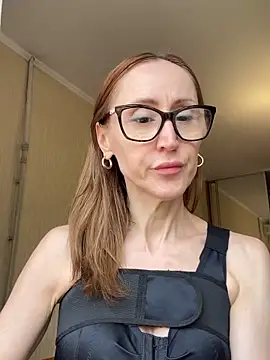 LauraDavis online show from April 15, 2026, 12:53 pm