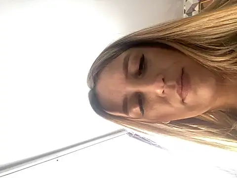 Snapshot of StasyWood chatting on February 28, 2025, 1:05 am StasyWood online show from February 28, 2025, 1:05 am