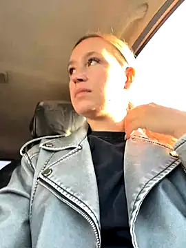 Snapshot of StasyWood chatting on September 16, 2025, 1:28 am StasyWood online show from September 16, 2025, 1:28 am