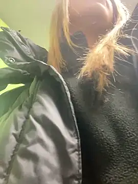 Snapshot of StasyWood chatting on March 10, 2025, 1:12 am StasyWood online show from March 10, 2025, 1:12 am