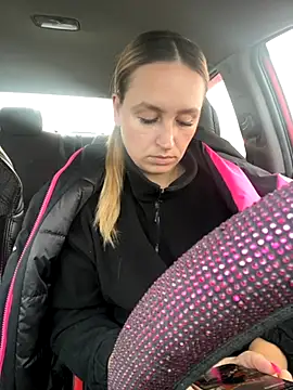 Snapshot of StasyWood chatting on October 9, 2025, 1:17 am StasyWood online show from October 9, 2025, 1:17 am