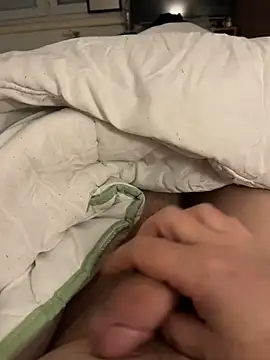 Snapshot of Micversa@xh chatting on February 24, 2025, 9:41 pm Micversaxh online show from February 24, 2025, 9:41 pm