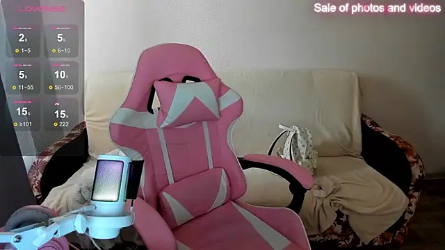 Snapshot of SaraXray chatting on September 21, 2025, 3:33 am SaraXray online show from September 21, 2025, 3:33 am