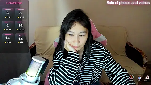 Snapshot of SaraXray chatting on September 28, 2025, 4:19 am SaraXray online show from September 28, 2025, 4:19 am