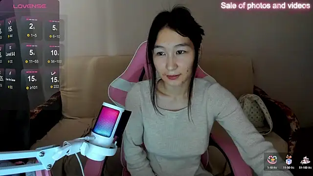 Snapshot of SaraXray chatting on September 22, 2025, 3:23 am SaraXray online show from September 22, 2025, 3:23 am