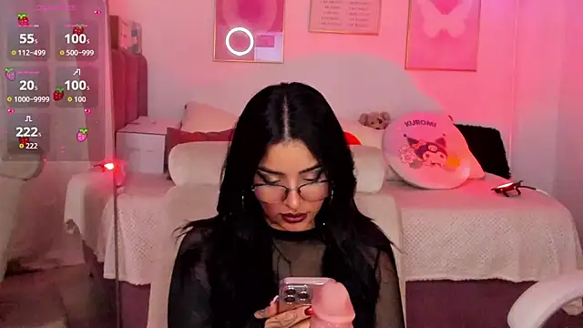 Snapshot of Hinataw33d01 chatting on September 28, 2025, 12:06 am Hinataw33d01 online show from September 28, 2025, 12:06 am