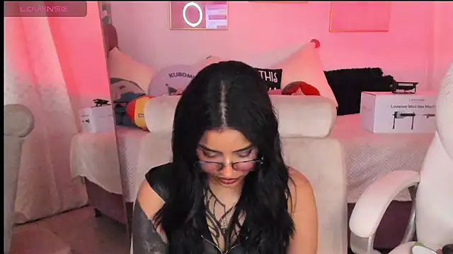 Snapshot of Hinataw33d01 chatting on October 15, 2025, 2:54 am Hinataw33d01 online show from October 15, 2025, 2:54 am