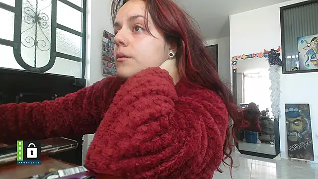 Snapshot of Scarletleon77 chatting on October 23, 2025, 1:32 pm Scarletleon77 online show from October 23, 2025, 1:32 pm