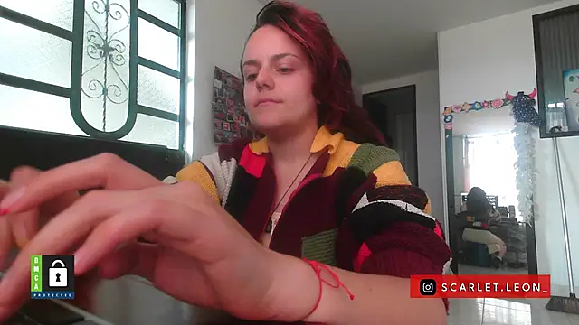 Snapshot of Scarletleon77 chatting on November 4, 2025, 9:18 pm Scarletleon77 online show from November 4, 2025, 9:18 pm