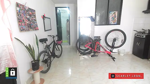 Snapshot of Scarletleon77 chatting on October 2, 2025, 1:36 pm Scarletleon77 online show from October 2, 2025, 1:36 pm