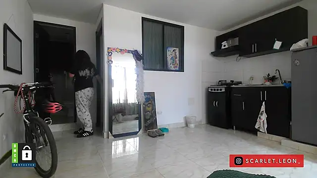 Snapshot of Scarletleon77 chatting on September 25, 2025, 3:40 pm Scarletleon77 online show from September 25, 2025, 3:40 pm