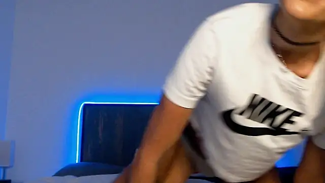 UK Tall Barbie Slut online show from November 17, 2025, 7:34 am