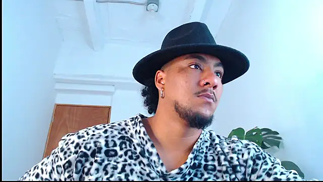 yosoy enzo2020 online show from January 30, 2025, 9:25 am