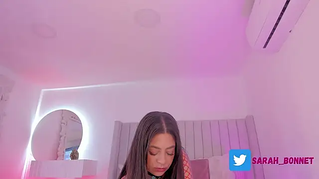 sarah-bonneth online show from November 30, 2025, 11:44 am