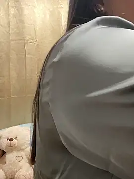 PUSHYLATE online show from October 19, 2025, 5:32 am