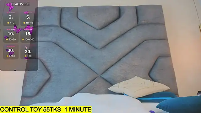 Snapshot of Liinda_Saenz chatting on October 9, 2025, 11:44 am Liinda Saenz online show from October 9, 2025, 11:44 am