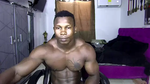 Snapshot of MedellinBlackx chatting on October 6, 2025, 4:19 pm MedellinBlackx online show from October 6, 2025, 4:19 pm