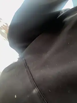 Elisabethandjack online show from April 12, 2026, 9:07 pm