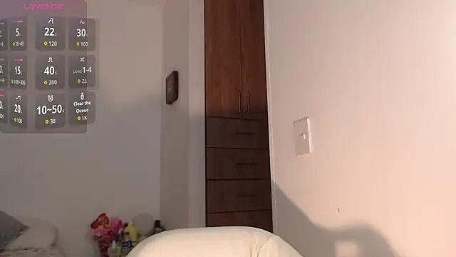 Snapshot of Marian_se chatting on October 12, 2025, 10:44 pm Marian se online show from October 12, 2025, 10:44 pm