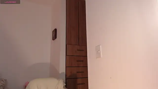 Snapshot of Marian_se chatting on October 25, 2025, 9:15 pm Marian se online show from October 25, 2025, 9:15 pm