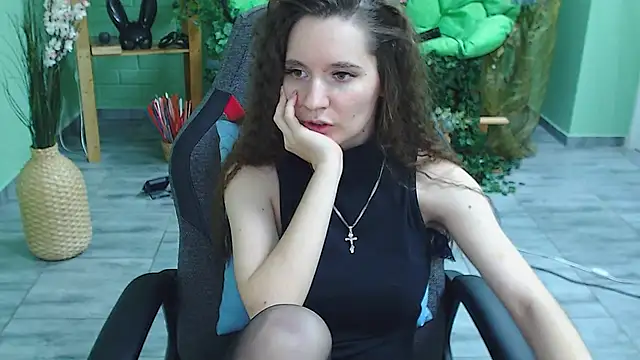 Miss Barbara  online show from February 21, 2025, 10:15 pm