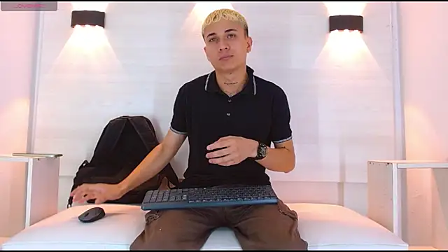 Snapshot of jeic_18 chatting on October 8, 2025, 4:08 pm jeic 18 online show from October 8, 2025, 4:08 pm