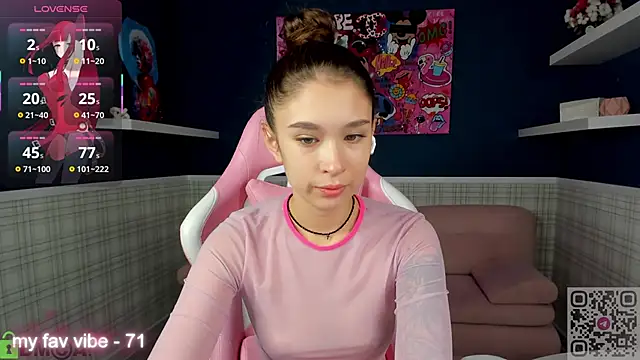 Snapshot of Anna_Way chatting on October 1, 2025, 12:49 am Anna Way online show from October 1, 2025, 12:49 am